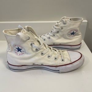 Womens Converse Chuck Taylor All Stars high tops size 7, 37.5.